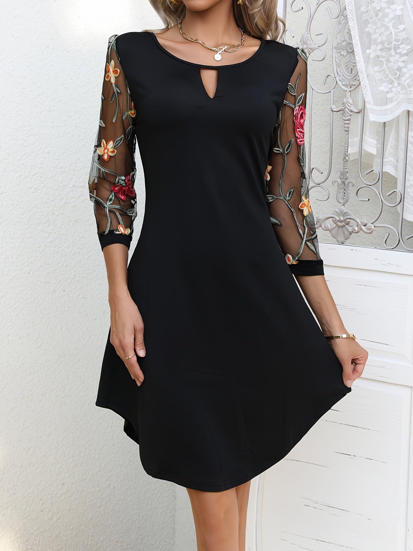 Élarisse | Elegant Floral Sleeve Dress