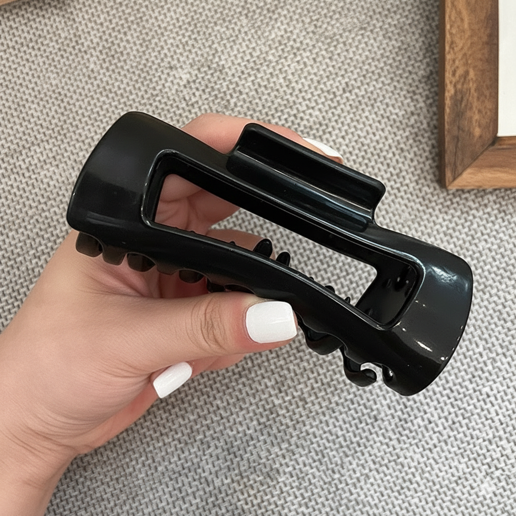 Satinna Cloud Clip