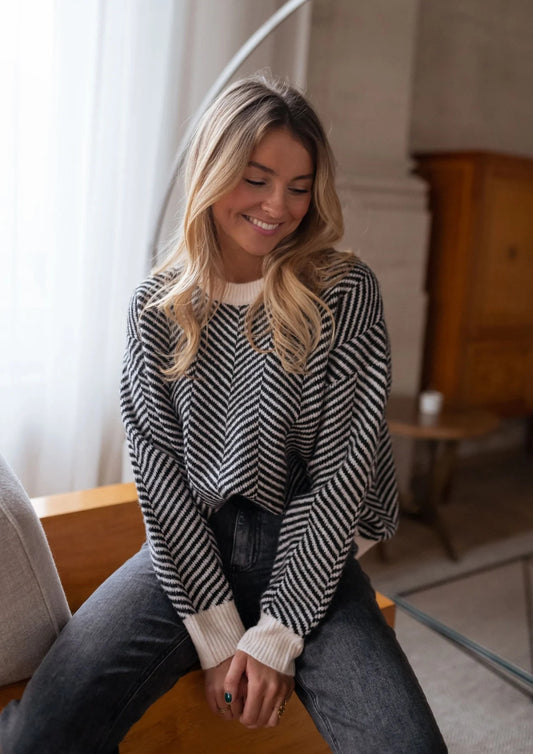 Aureva | Patterned Knitted Sweater
