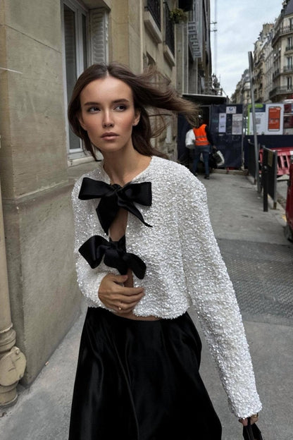 Noria | Modern chic blouse with striking accents